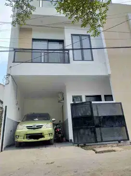 Rumah Siap Huni (205)  Kalibata Pancoran Timur Raya Jaksel Jakarta Selatan 2 Lantai + Rooftop