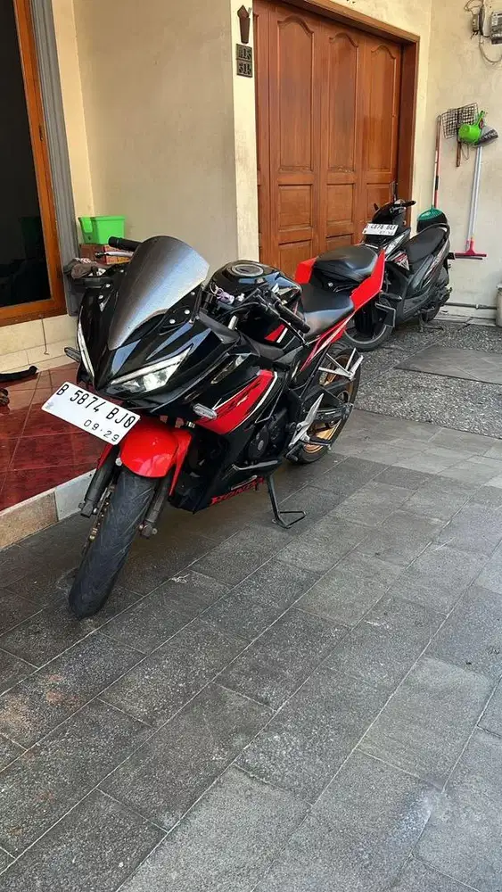 DIJUAL HONDA CBR 150R KM RENDAH 16 RIBU
