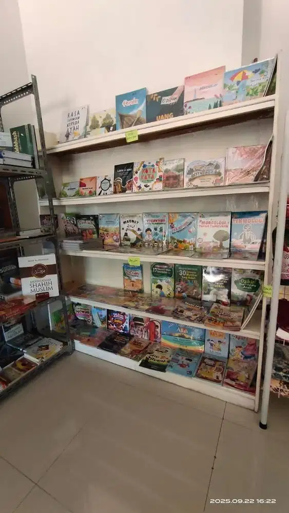 rak buku bekas toko