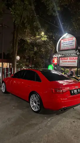 AUDI A4 2.0 AT 2012