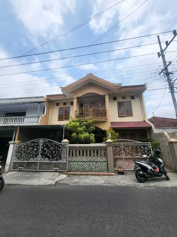 RUMAH DUA LANTAI POROS JALAN SUDIMORO SUHAT MALANG