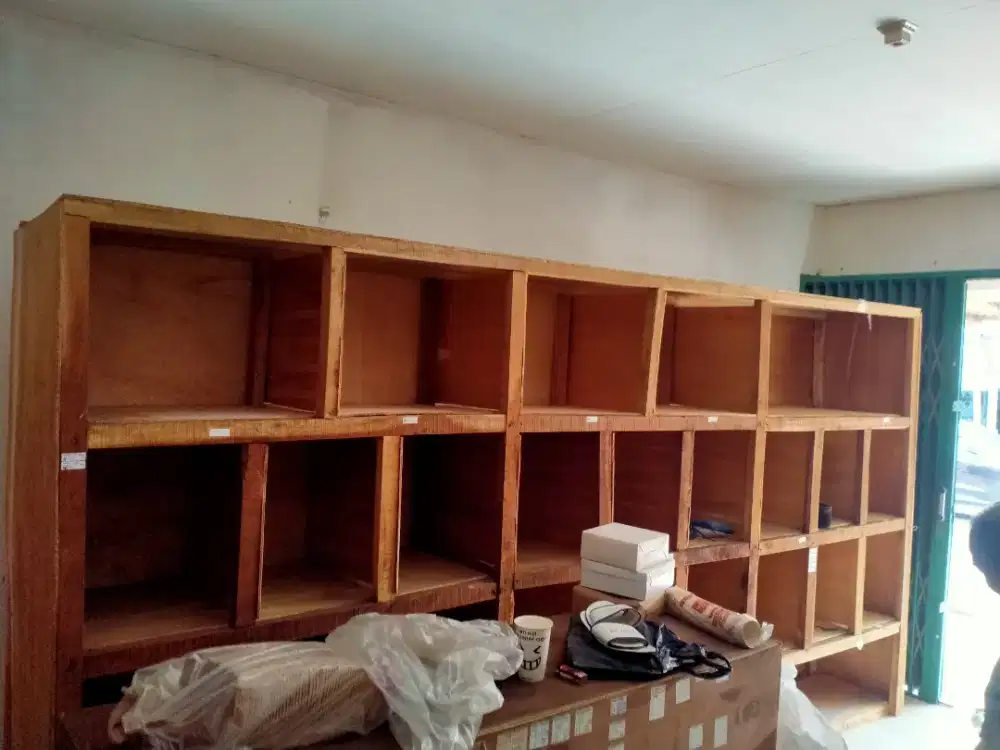 Jual rak kayu bekas Mash kokoh kuat.