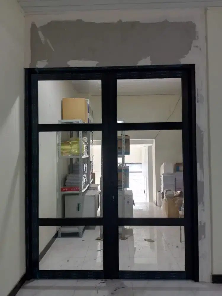 Kusen aluminium pintu aluminium partisi aluminium kaca
