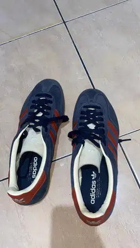 Dijual adidas gazelle indoor