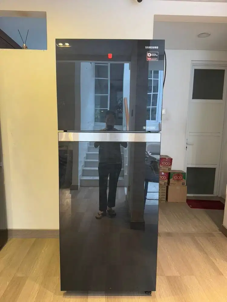 Kulkas Samsung 2 pintu 385 liter RT38FAUDDGL