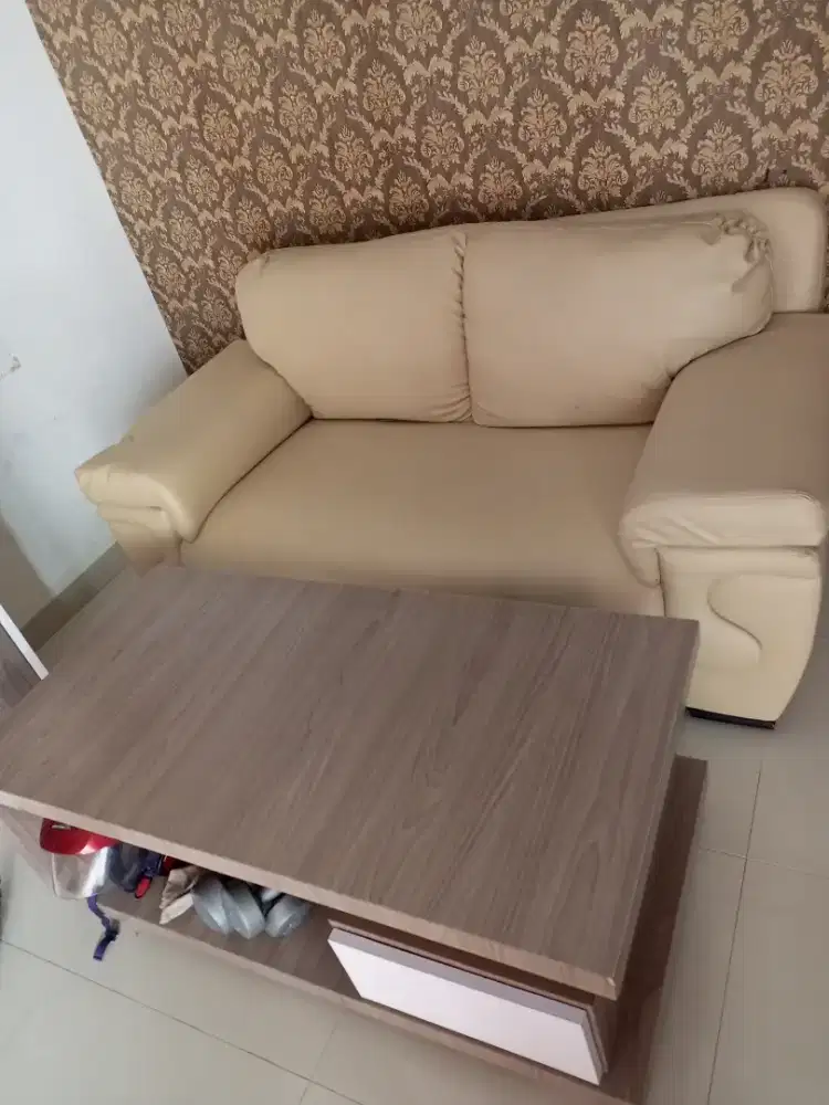 Jual 1 unit sofa TITOV 2 seater plus meja