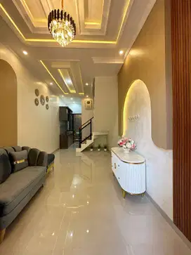 RUMAH 2 LANTAI FULL FURNISHED DI UTAN KAYU, SHM, 800 JUTAAN SIPA HUNI