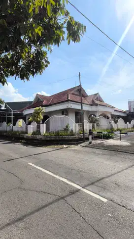 RUMAH HOOK DI TRUNOJOYO BANYUMANIK BISA KPR