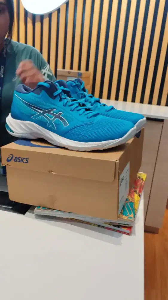 Sepatu Asics NetBurner