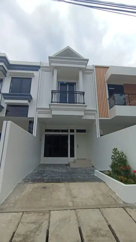 RUMAH MURAH LOKASI STRATEGIS DI CEMPAKA WARNA JAKARTA PUSAT