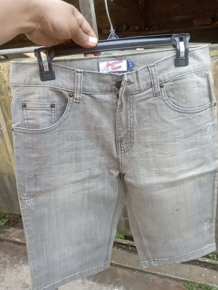 American Jeans size 32,LP: 43cm,kondisi baru,jual 100k