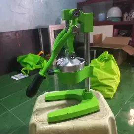 Jual Cepat: Alat Peras Jeruk Manual Komersial (Seken)