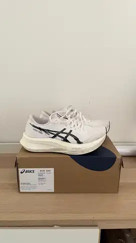 Sepatu Carbon Asics magic speed 4