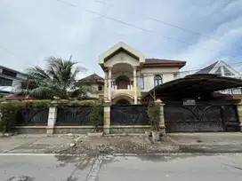 Villa di Jalan Karyawan ( Sei Belutu / Setia Budi )