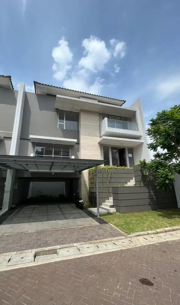 Rumah Golf Island Pantai Indah Kapuk luas 12x20 brand new 2,5lantai