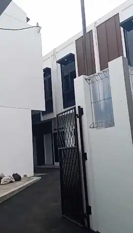 Di jual rumah murah cantik, SHM dekat Pasar Gembrong Johar baru