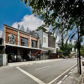 Rumah Baru Industrian Style di Kawasan Elit Kuningan