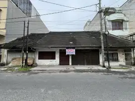 Rumah Tua / Tanah di Jalan Aceh ( Dekat Sumatera )