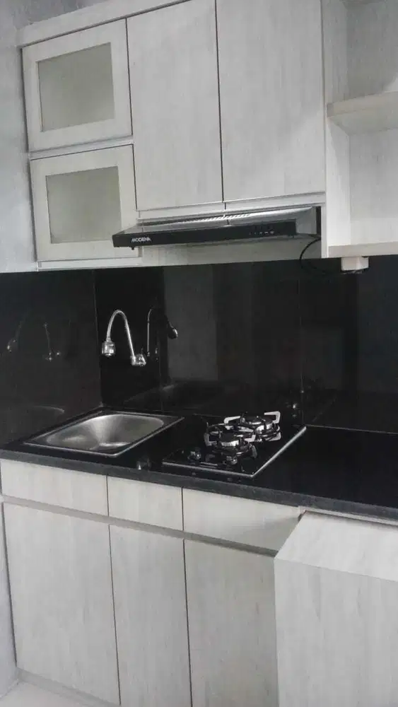 APARTEMEN GREEN PRAMUKA ATAS MALL 2 KAMAR FURNISH BULANAN