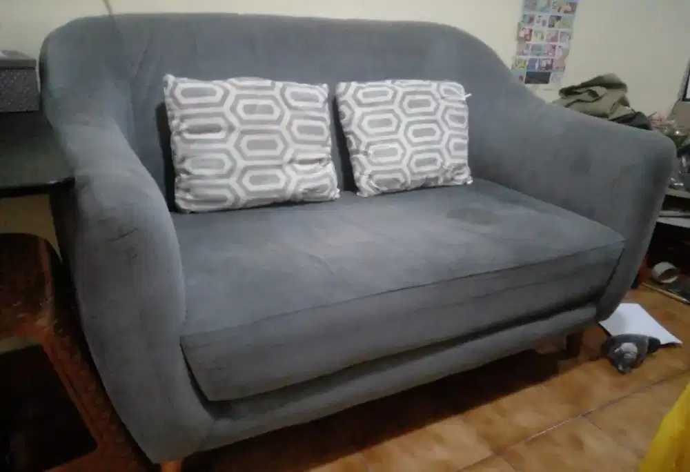 Sofa besar bludru informa