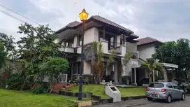 dijual rumah lux hook 2 lantai furnish di wangsakerta kota baru