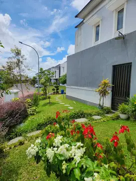 Rumah 2lt  swimming pool hook semi furnished SHM di BSD LH 017