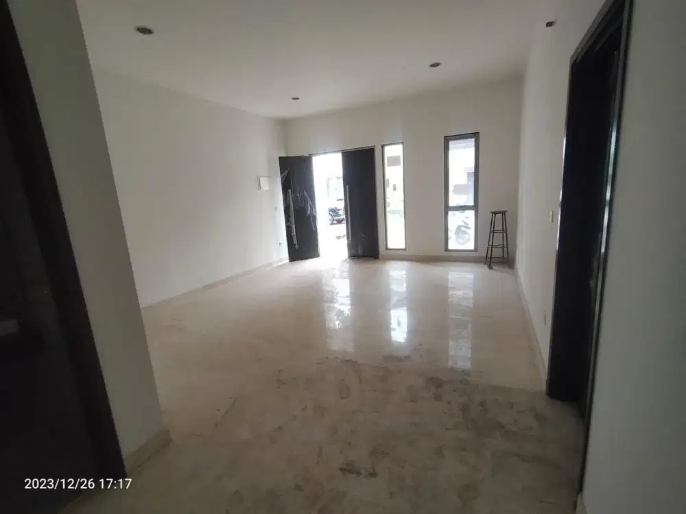 sewa rumah golf island PIK uk 8x12,5m kosongan standard