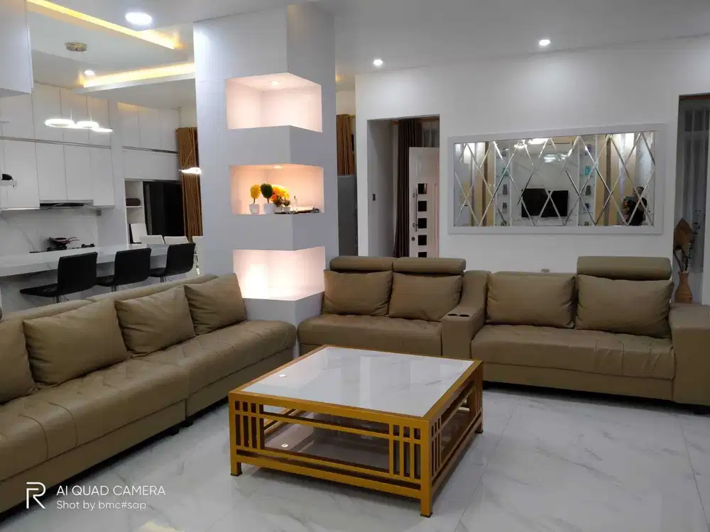 Rumah Keren Singgasana Galuh Pakuan Tengah  Bandung