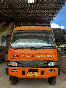 Jual mitsubishi fuso 6x4 HD