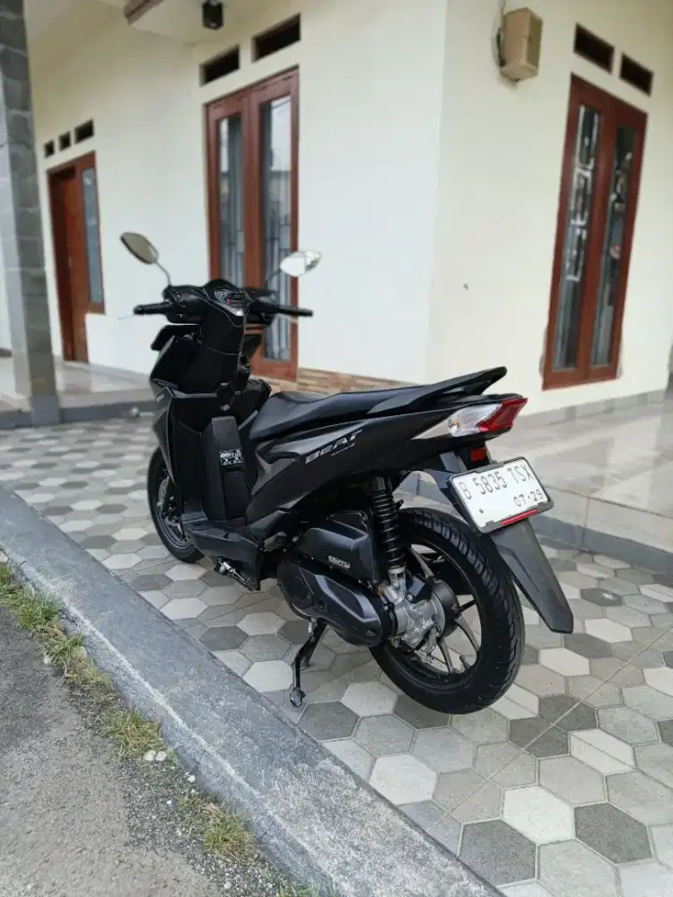 Honda new beat deluxe smartkey tahun 2024 Bagus
