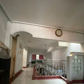 Dijual 1 unit rumah di Kartini