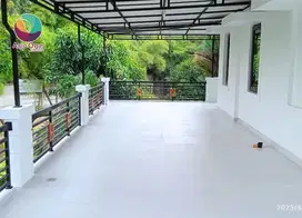 Disewakan rumah rapi 2 lantai siap huni di raffles hills