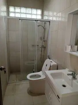 DISEWAKAN RUMAH LUAS KEMANG JAKSEL