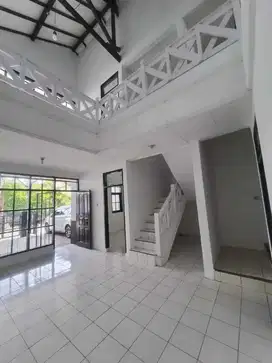 Rumah Nyaman Siap Huni Dalam Komplek di Turangga Bandung