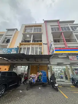 Disewakan Ruko 3,5 lt 4 x 17 m2 di  Pasar Laris Taman Surya cocok utk