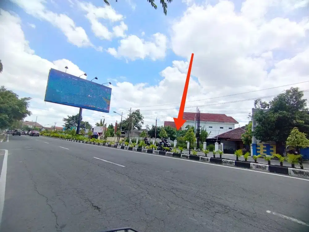 Rumah pinggir jalan raya Manahan solo kota hitung tanah - 2