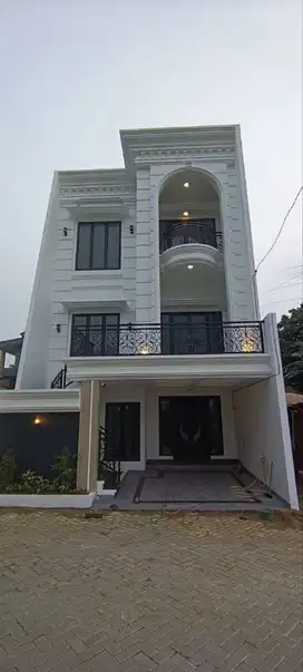 Rumah 3Lt Modern Di Pinggir Jalan Jagakarsa Jaksel,Jalan Cluster Luas
