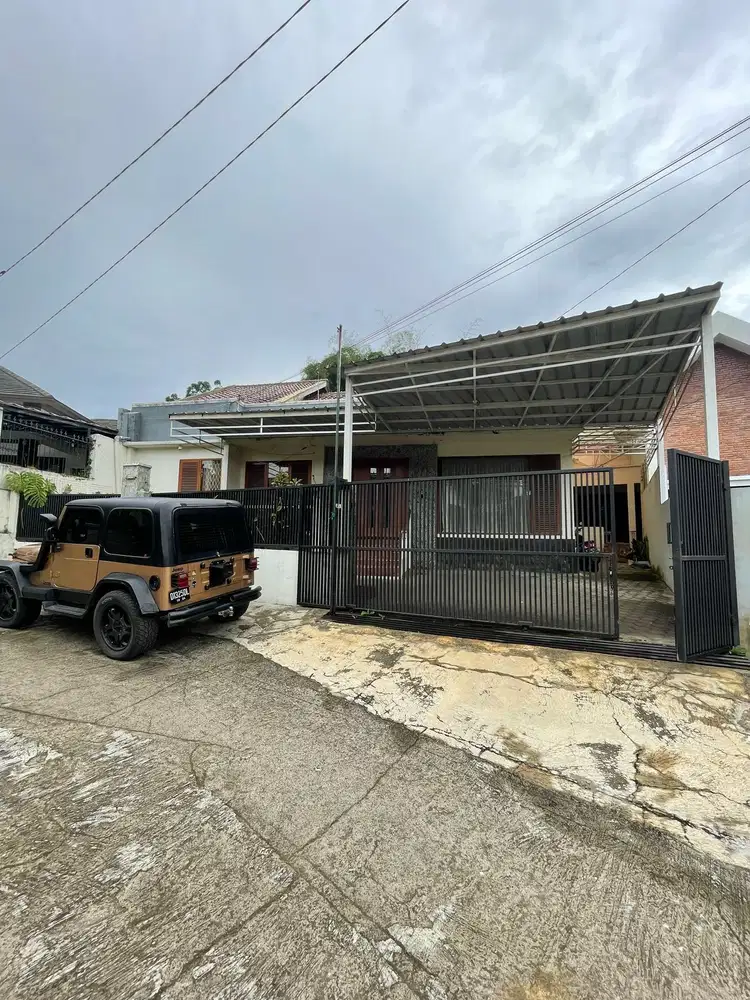 DIJUAL RUMAH TERAWAT MURAH DEKAT TOL PASTEUR BANDUNG