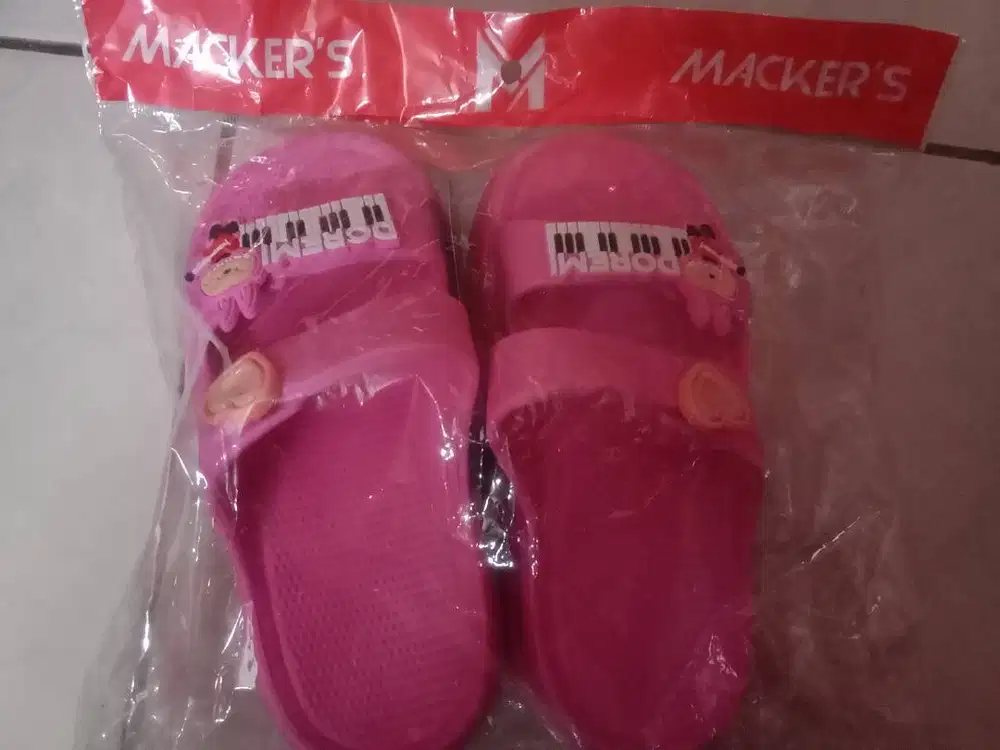 Di jual cepat sendal anak perempuan