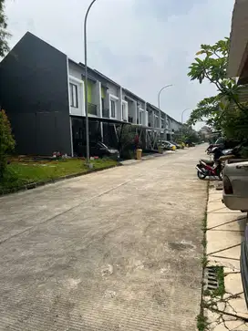 Di Jual Rumah Strategis  Full Furnish di Asana