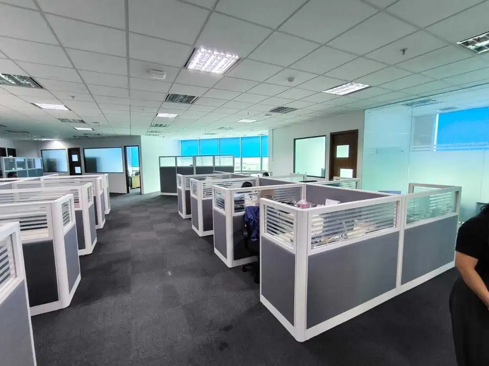 Dijual Cepat Lippo Office Tower St. Moritz Corner termurah