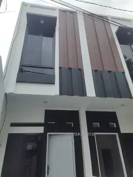 DIJUAL RUMAH LOKASI STRATEGIS DI UTAN KAYU JAKARTA TIMUR