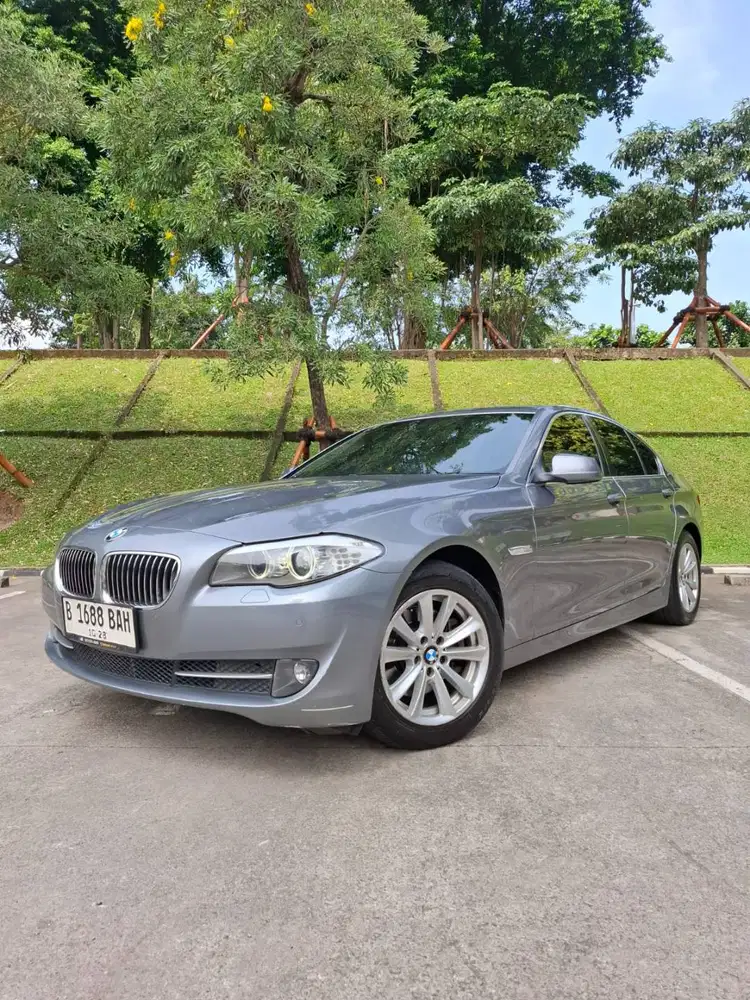 BMW 520D, 2012, Tangan 1, Abu-Abu, Terawat.