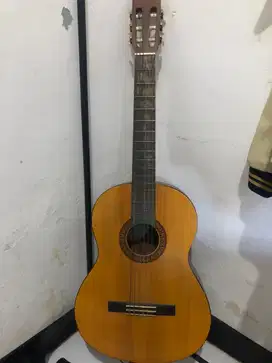 Dijual Gitar Yamaha Ori Type C315 Utuh lengkap sama kardus