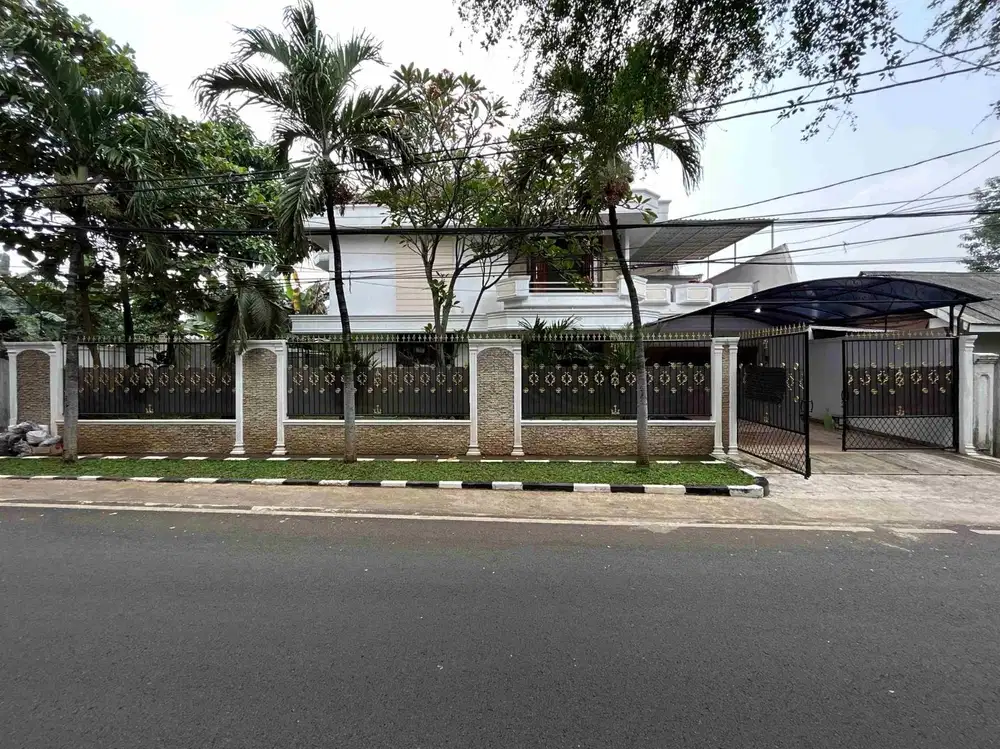 Rumah Siap Huni Akses Jalan 3 Mobil Lokasi Strategis  di Duren Sawit