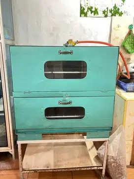 Oven Gas untuk memanggang kue