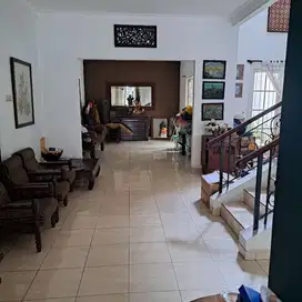 Rumah Cantik di Cluster Barcelona Kota Wisata