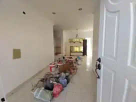 DIJUAL RUMAH SUDAH RENOVASI DI CLUSTER TENGAH KOTA WISATA, DEKAT MAL!