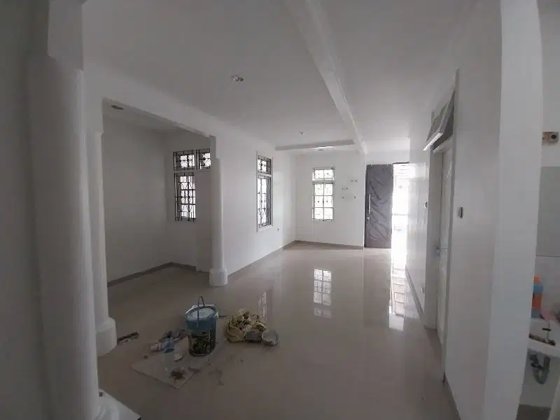 DIJUAL RUMAH DI CLUSTER KOTA WISATA, SUDAH RENOV TOTAL