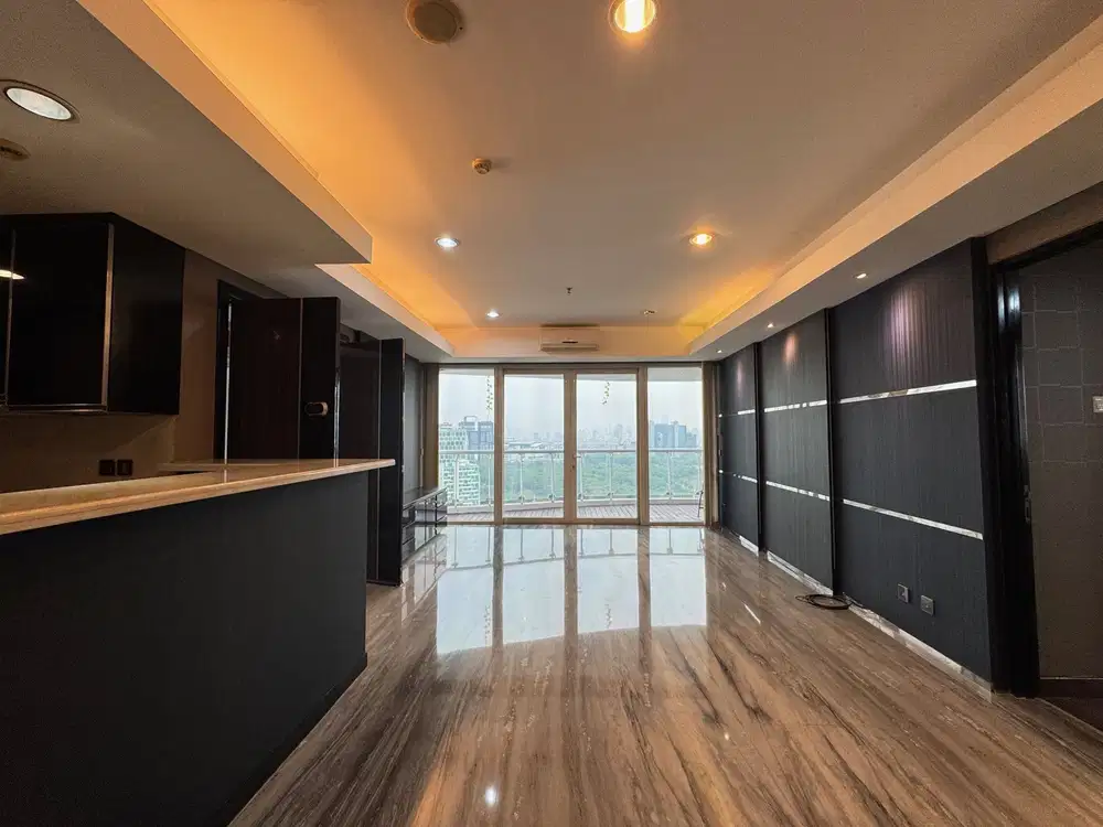 Apartemen royale springhill kemayoran 3BR 196 meter city view murah